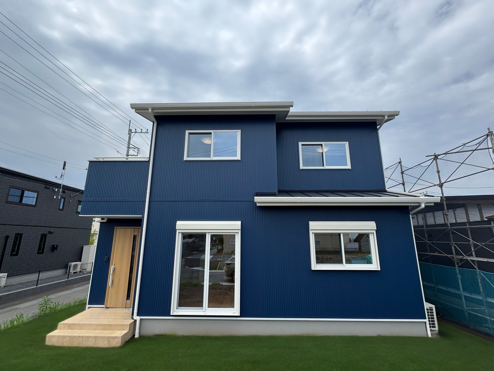 高性能なマキシオンの太陽光パネルを搭載！