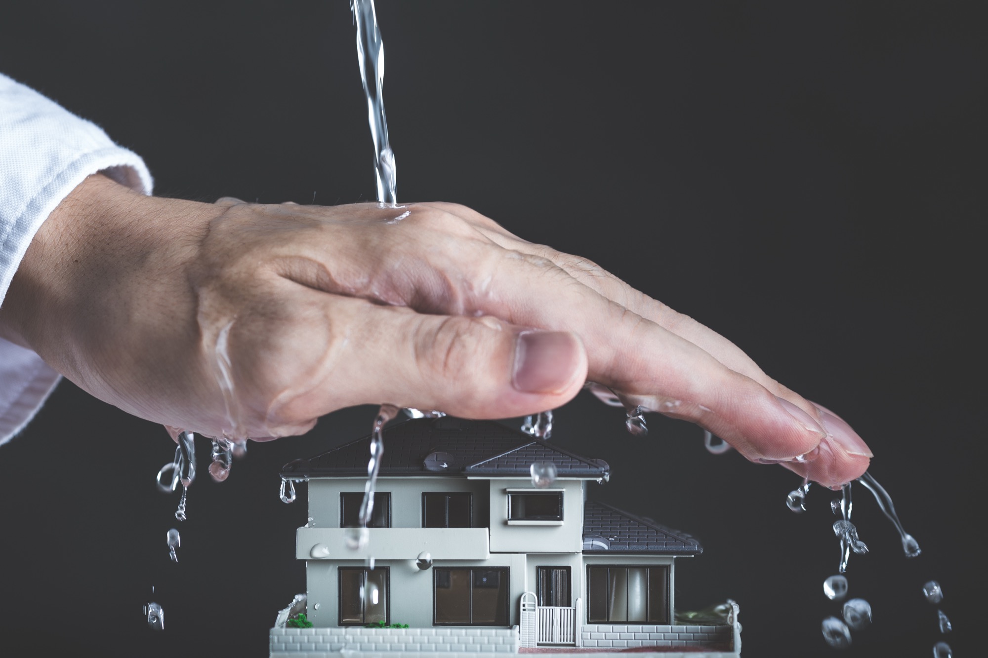 公共工事レベルの雨漏り検査を実施！大須賀･･･