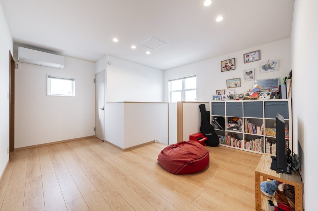  芸術の秋を楽しもう♪アートを飾る空間づくり